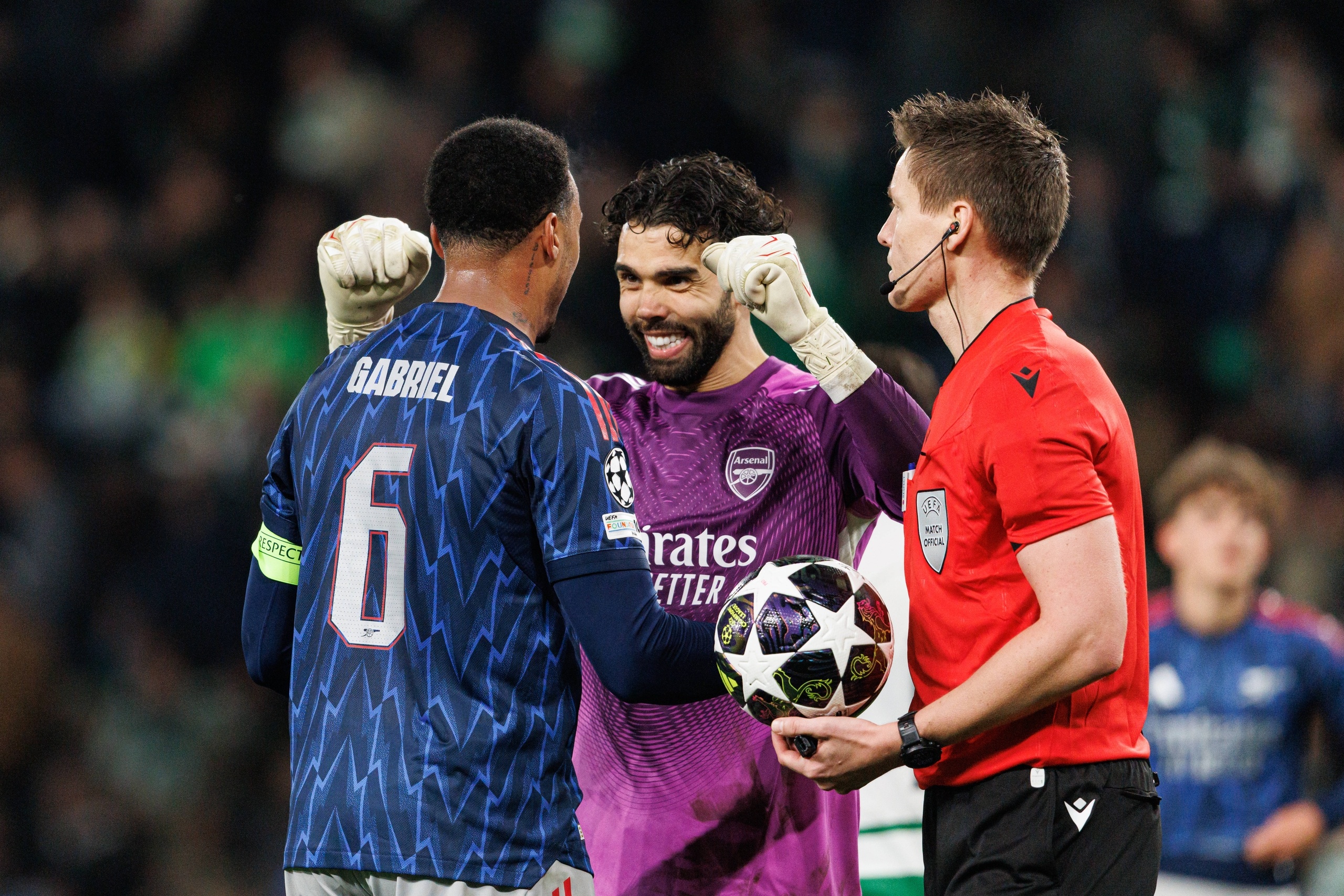 英媒：拉亚提升了枪手后防线的表现，他是英超赛季最佳球员竞争者